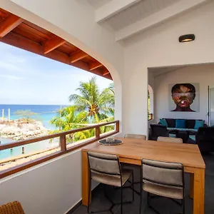  Apartment Atlantis House